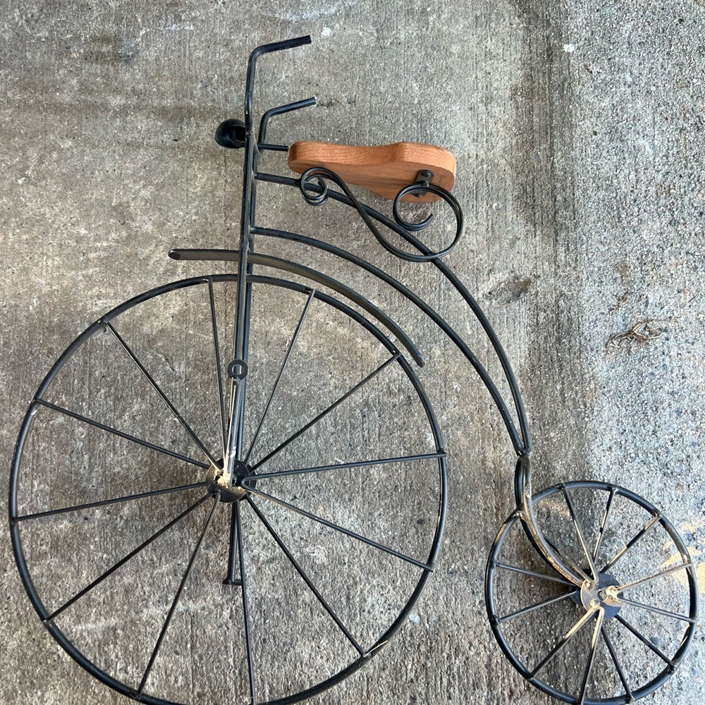 Vintage Style Metal Bicycle Wall Decor